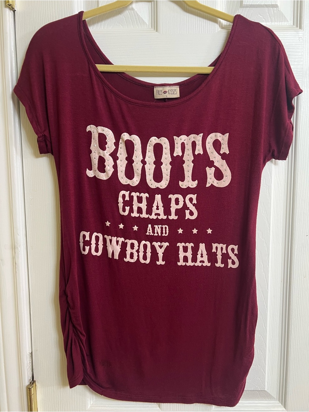 Free Kisses Maroon Graphic Tee with Lip Logo
